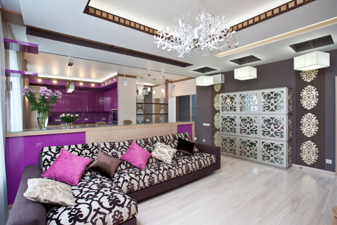 Wohnküche-Interieur in hellen Farben