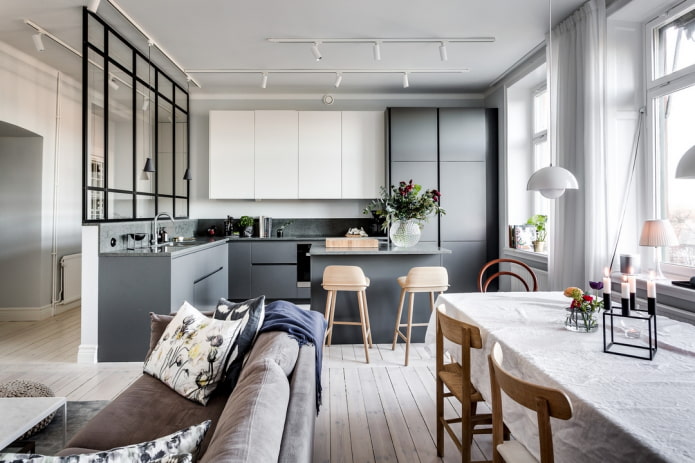 Interieur der Wohnküche im skandinavischen Stil