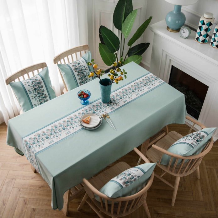 mintfarbene Tischdecke