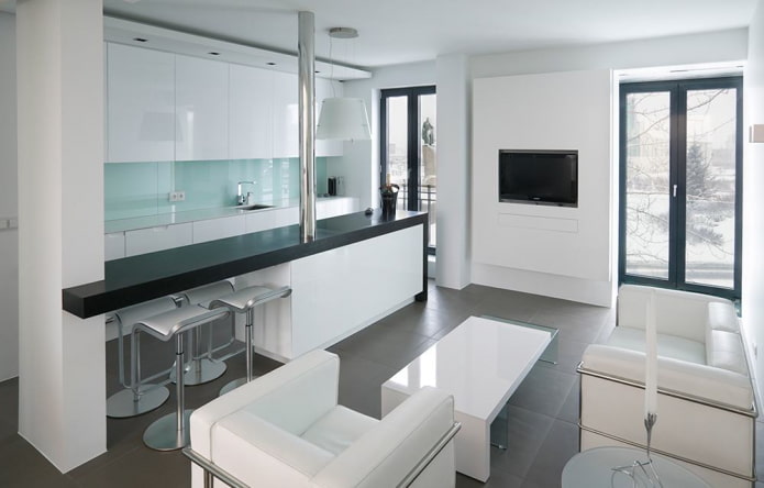Innenarchitektur eines Küchenstudios im minimalistischen Stil