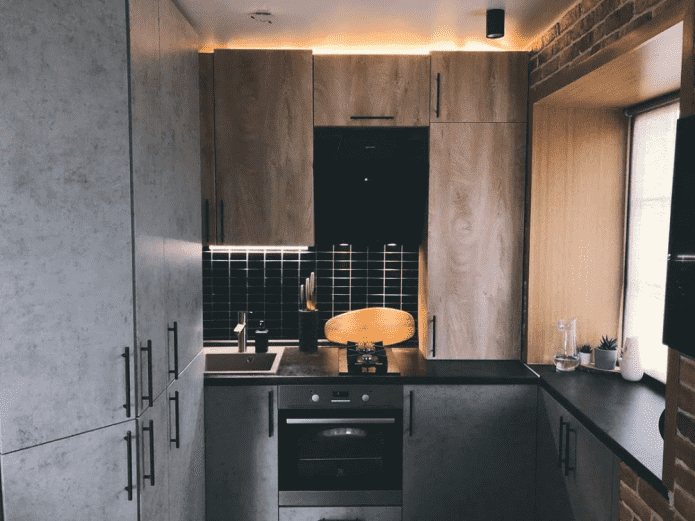 Beispiel für Küchendesign in einer Chruschtschowka im Loft-Stil