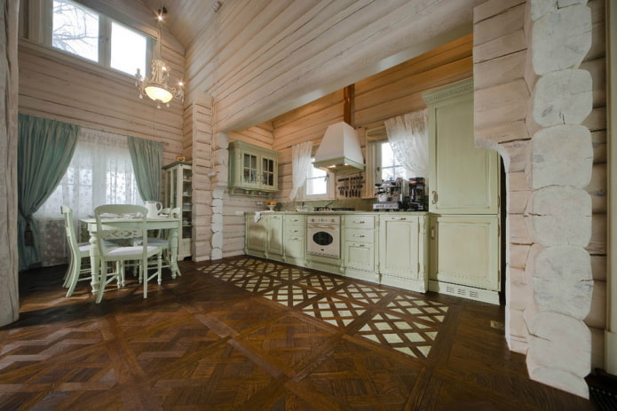 Landhausküche im Inneren des Hauses