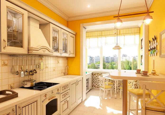 Provence-Stil im Interieur einer gelben Küche