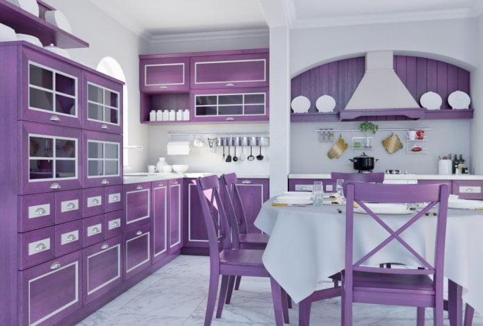 Provence-Stil im Interieur einer lila Küche