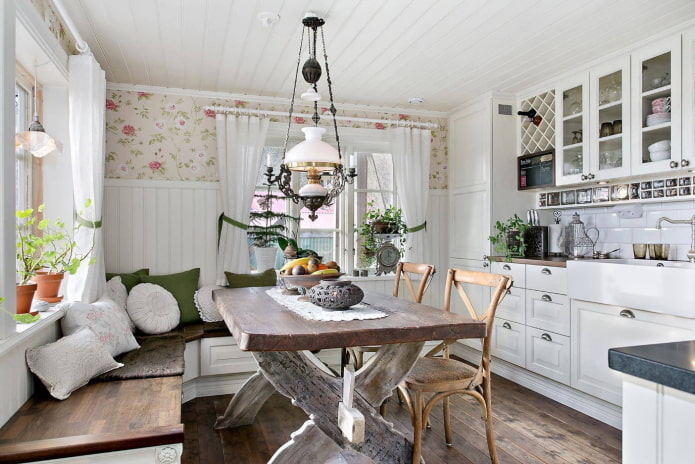 Küche im Provence-Stil in einem Privathaus