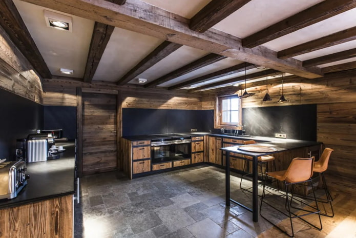 Geräumige Küche in einem Landhaus