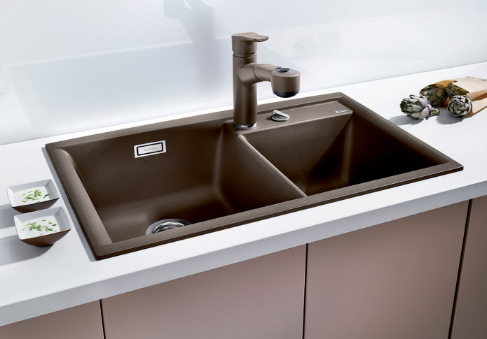 Spüle mit zwei Becken aus Kunststein
