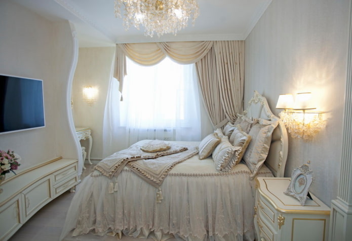 Lambrequin im Schlafzimmer