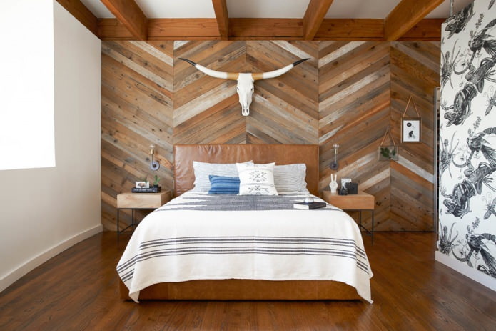 Parkett an der Wand im Schlafzimmer