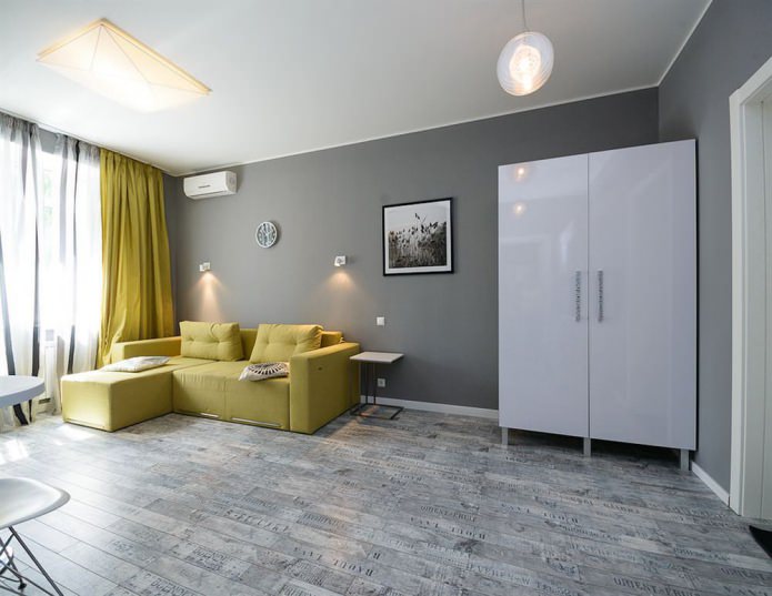 Graues Laminat im Innenraum