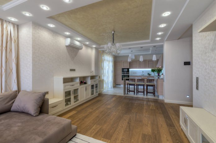 Innenraum mit braunem Laminat