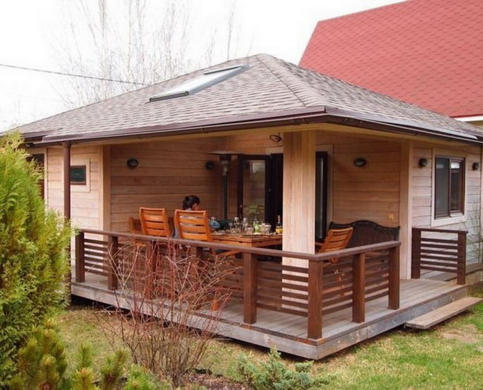 Kombiniertes Badehaus und Pavillon