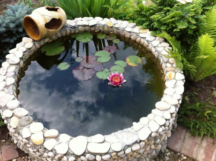 Brunnen im Garten