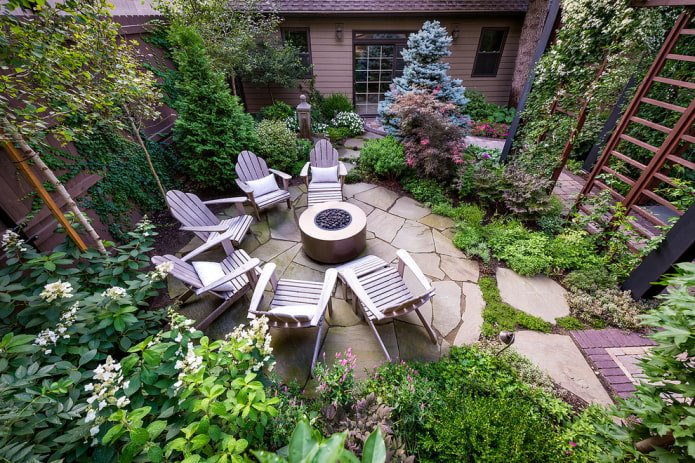 Terrasse auf einem Gartengrundstück