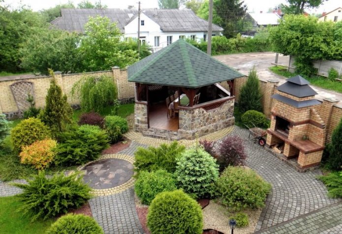 Steingartenpavillon auf dem Gelände
