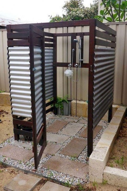 Sommerdusche aus Metall