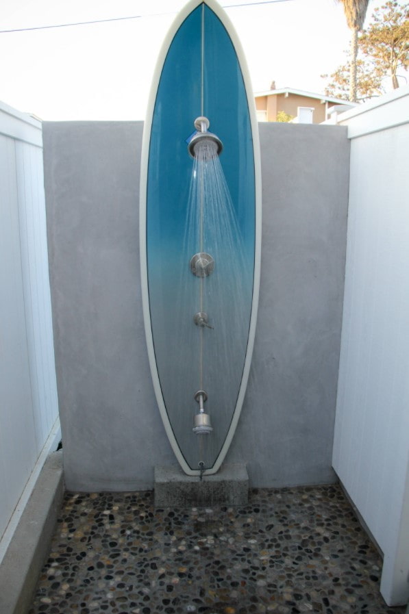 Duschständer aus Surfbrett