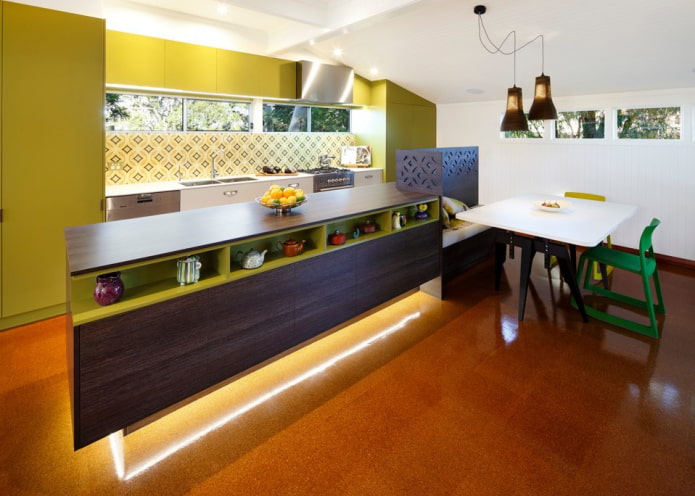 Linoleum im Kücheninterieur