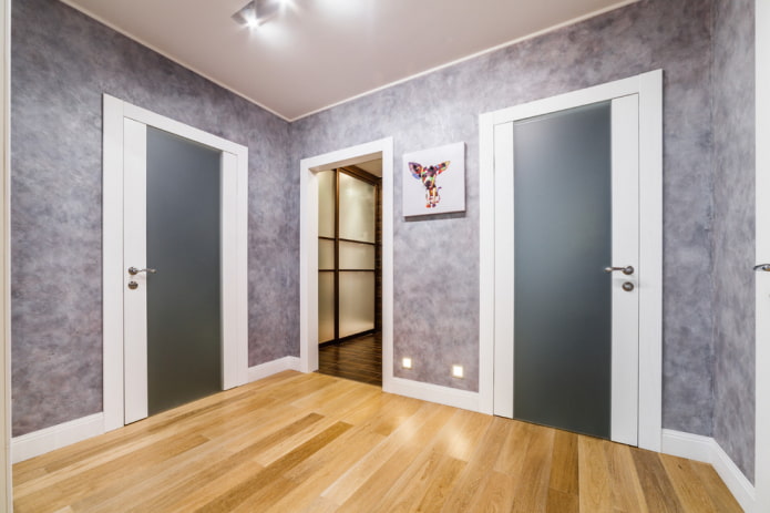 Linoleum mit Laminatimitat im Flur