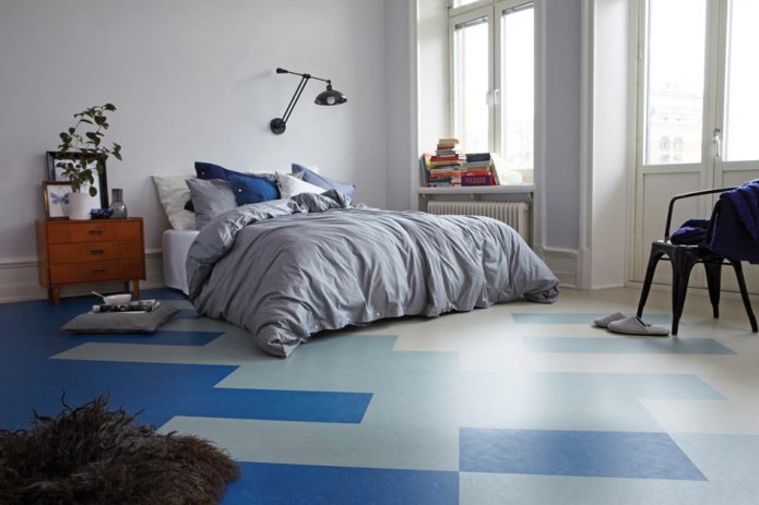 Linoleum auf dem Boden im Schlafzimmer