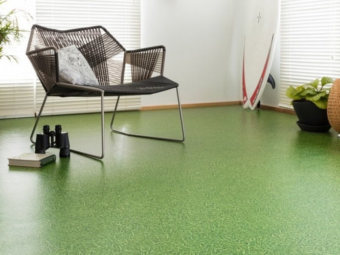 Linoleum unter dem Gras im Innenraum