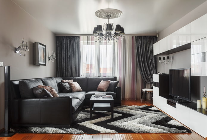 Spanndecke mit Kronleuchter im Wohnzimmer