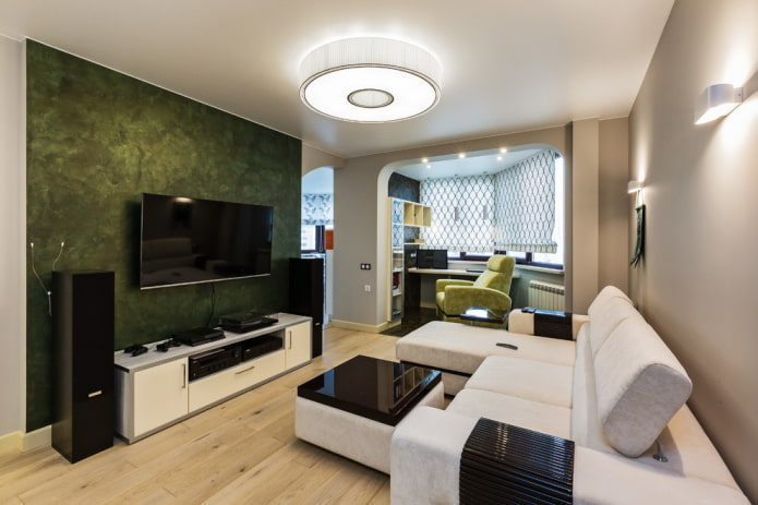 Spanndecke mit Kronleuchter im Wohnzimmer
