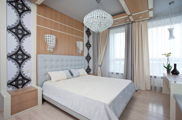 Kronleuchter an der Decke im Schlafzimmer