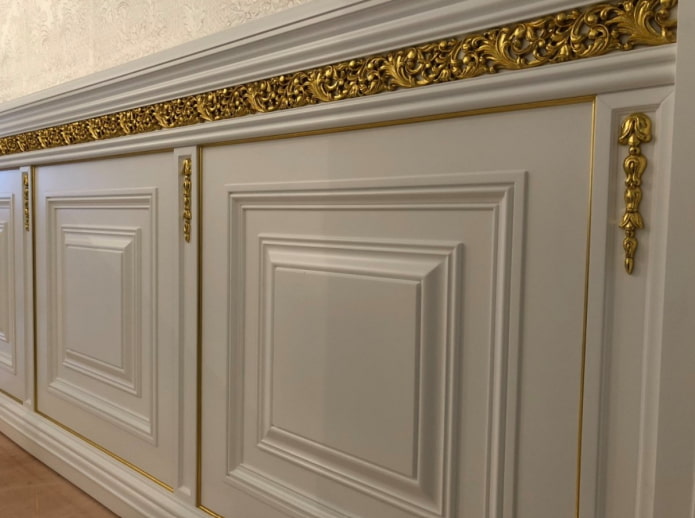 Klassische Wanddekoration