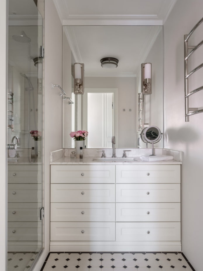 Kommode im Badezimmer