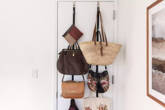 Taschen an Haken