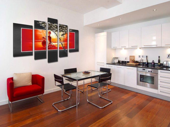 moderne modulare Malerei im Kücheninterieur