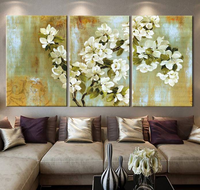 Modulare Malerei mit Blumen im Wohnzimmer