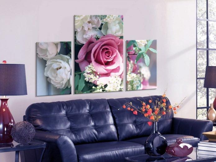 Modulare Malerei mit Rosen im Wohnzimmer Innenraum