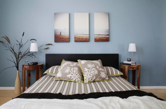 Modulare Malerei in einem Schlafzimmerinterieur