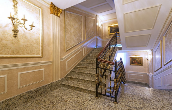 Wandleisten an der Treppe