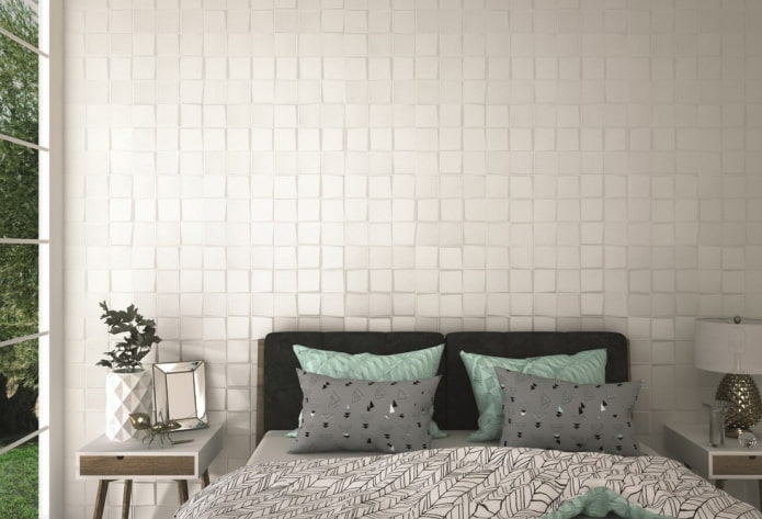 Große Mosaikfliesen im Schlafzimmer