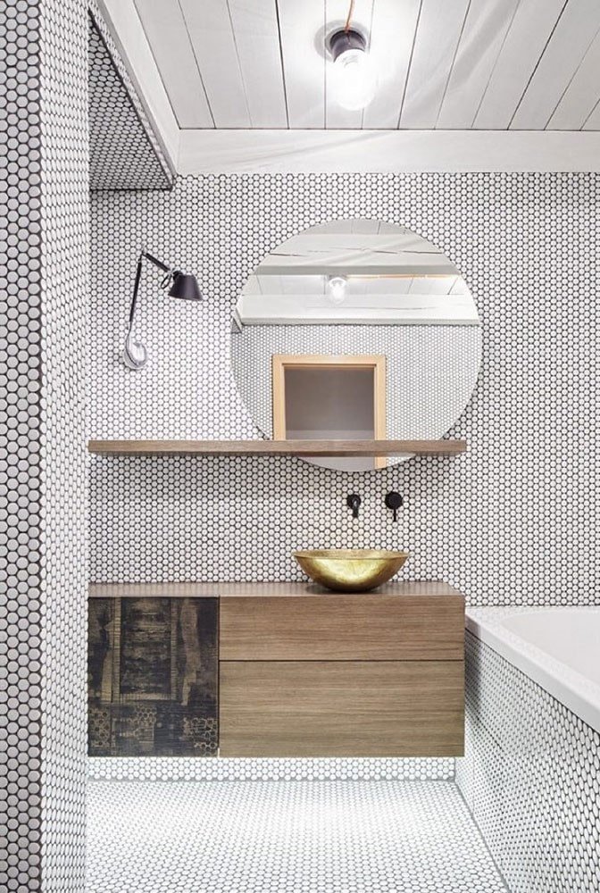 Runde Mosaikfliesen im Badezimmer