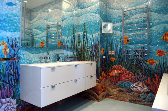 Mosaik mit Muster im Badezimmer