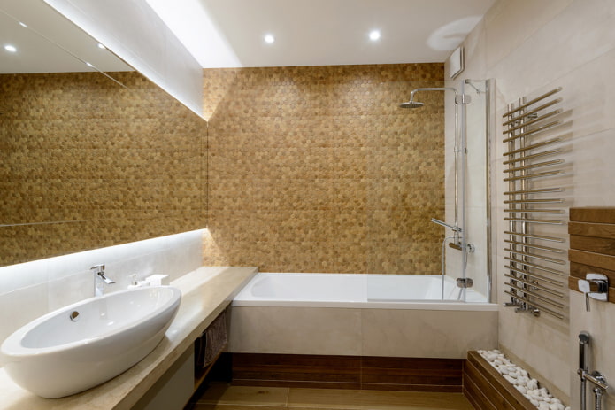 sechseckiges Mosaik im Badezimmer