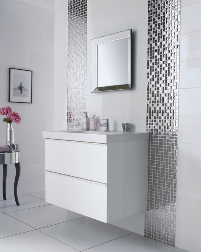 Spiegelmosaik im Badezimmer