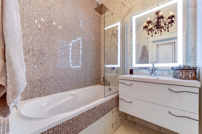 Glasmosaik im Badezimmer