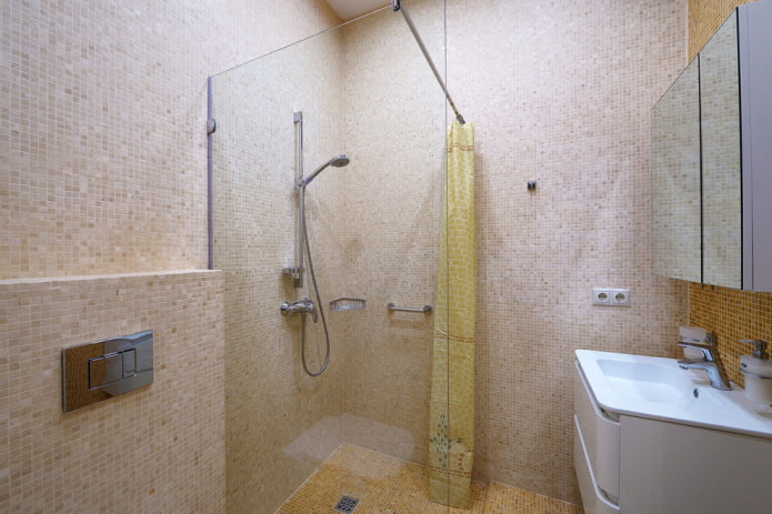 Glasmosaik im Badezimmer