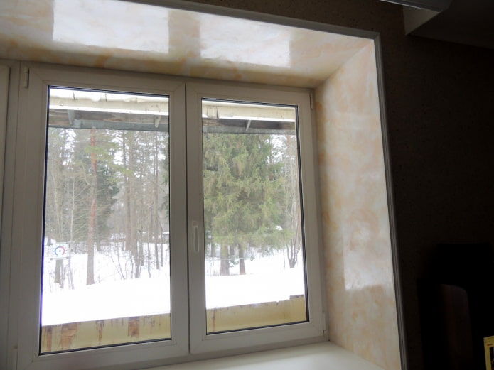 Fensterschrägendekoration