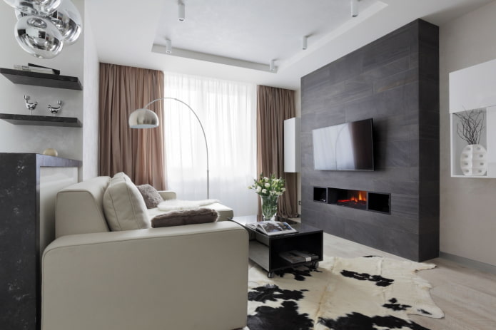 Fernseher über dem Kamin