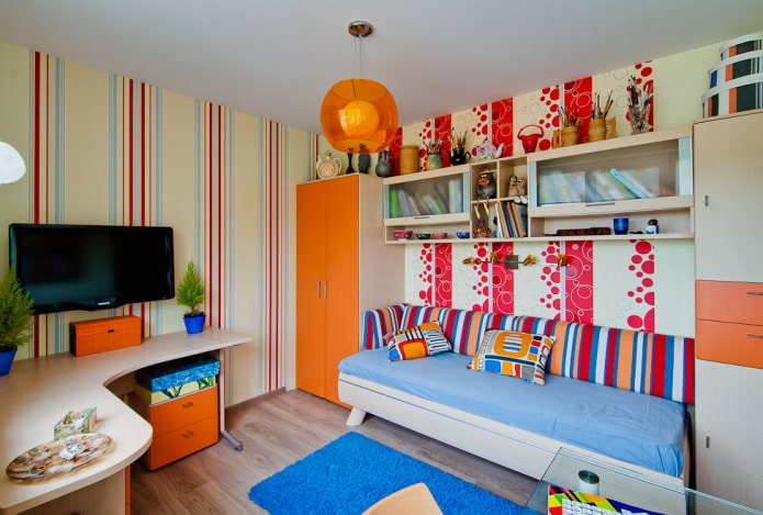 Weiße einstöckige Spanndecke im Kinderzimmer