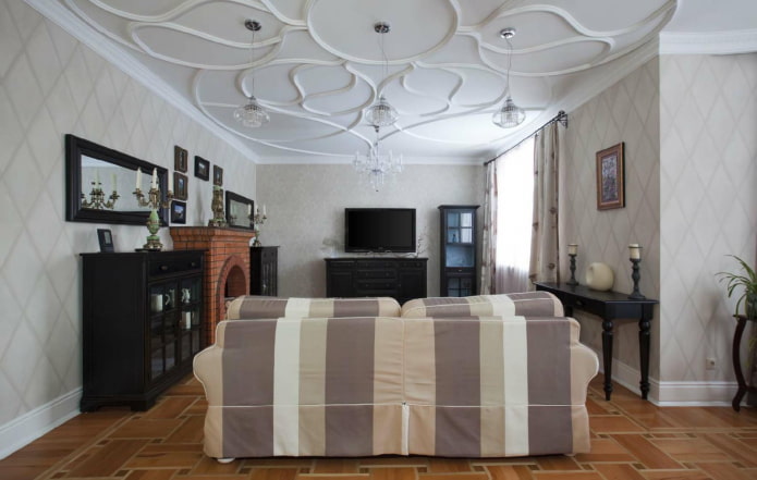 Spanndecke mit Stuckleisten im Wohnzimmer
