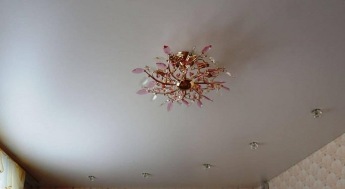 Kronleuchter an der Decke