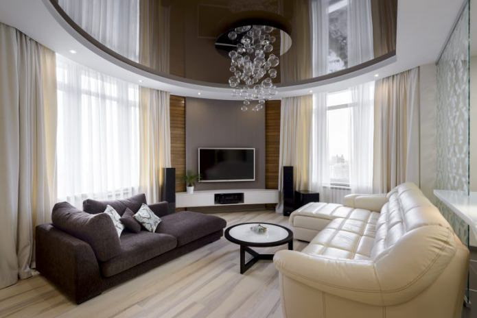 Zweifarbige Spanndecke im Wohnzimmer