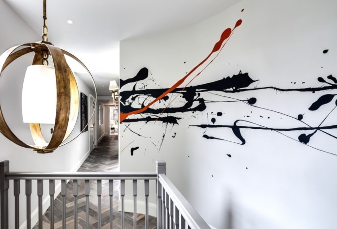 schwarze und rote Flecken an der Wand